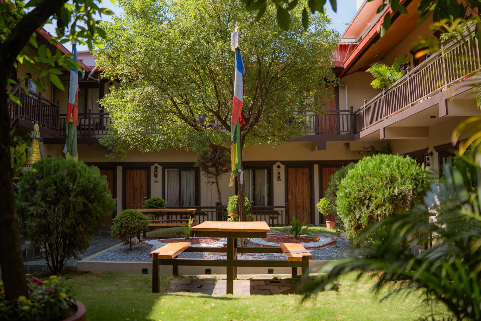 Busy Bee Resort, Ποκάρα Εξωτερικό φωτογραφία